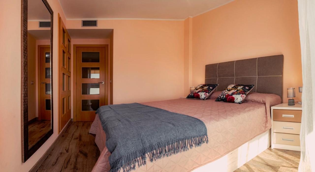 Parrot`s House Fenals * Lloret de Mar