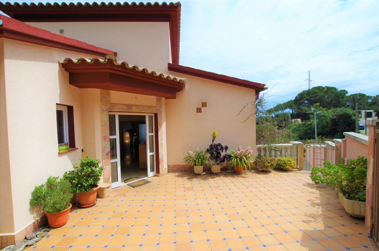 Villa Christine: Luxurious 17-person With Pool And Barbecue Lloret de Mar