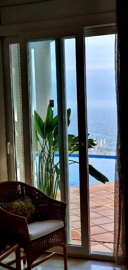 Al Lado Del Mar 