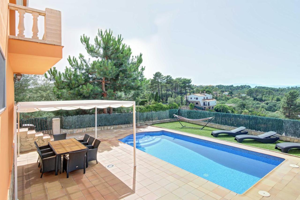 Roses With Swimming Pool & Mountain View Villa Lloret de Mar