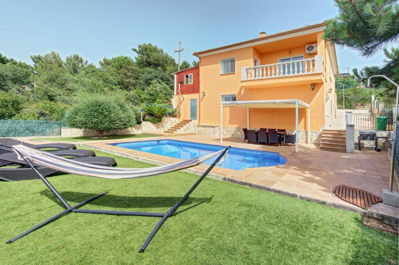 Roses With Swimming Pool & Mountain View Lloret de Mar