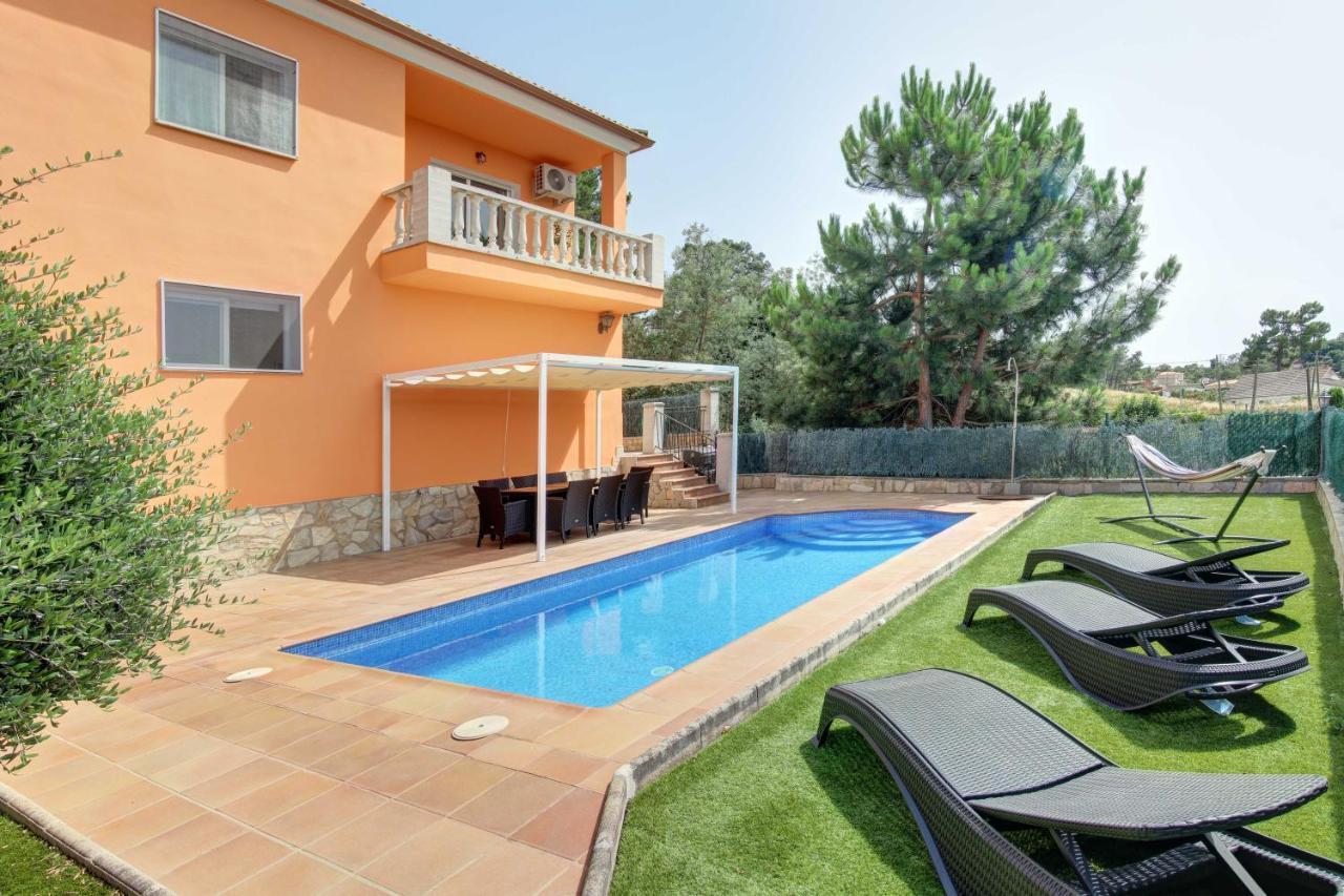 Roses With Swimming Pool & Mountain View Villa