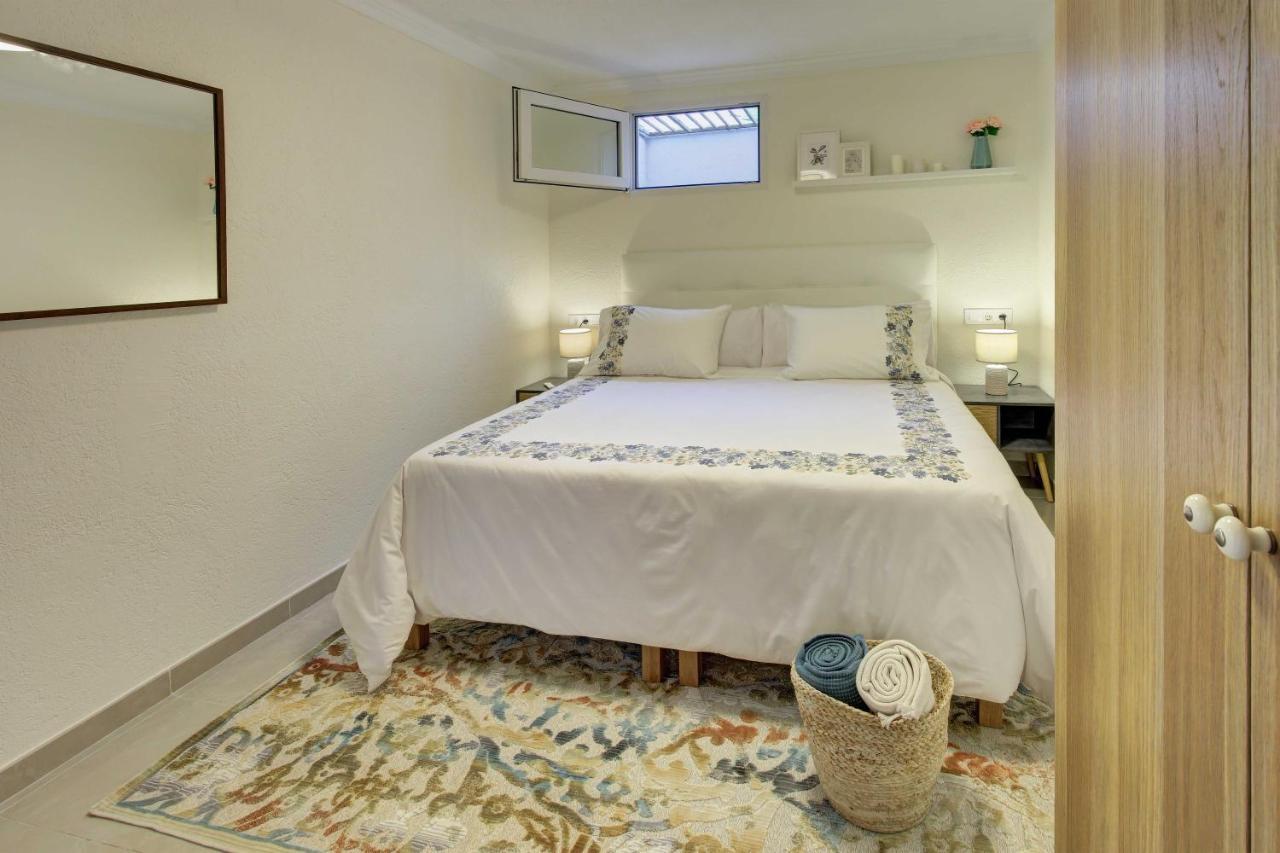 Villa Roses With Swimming Pool & Mountain View Lloret de Mar