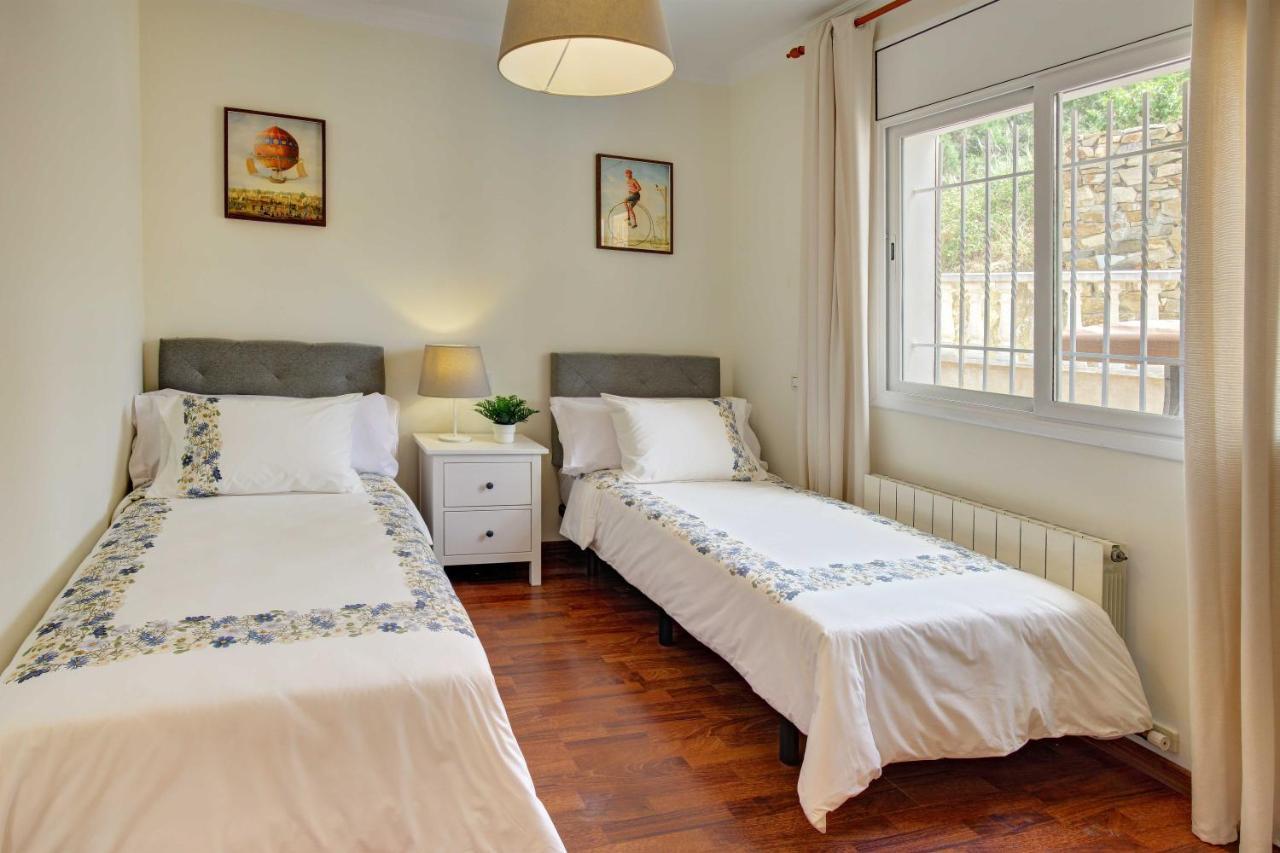 Villa Roses With Swimming Pool & Mountain View Lloret de Mar