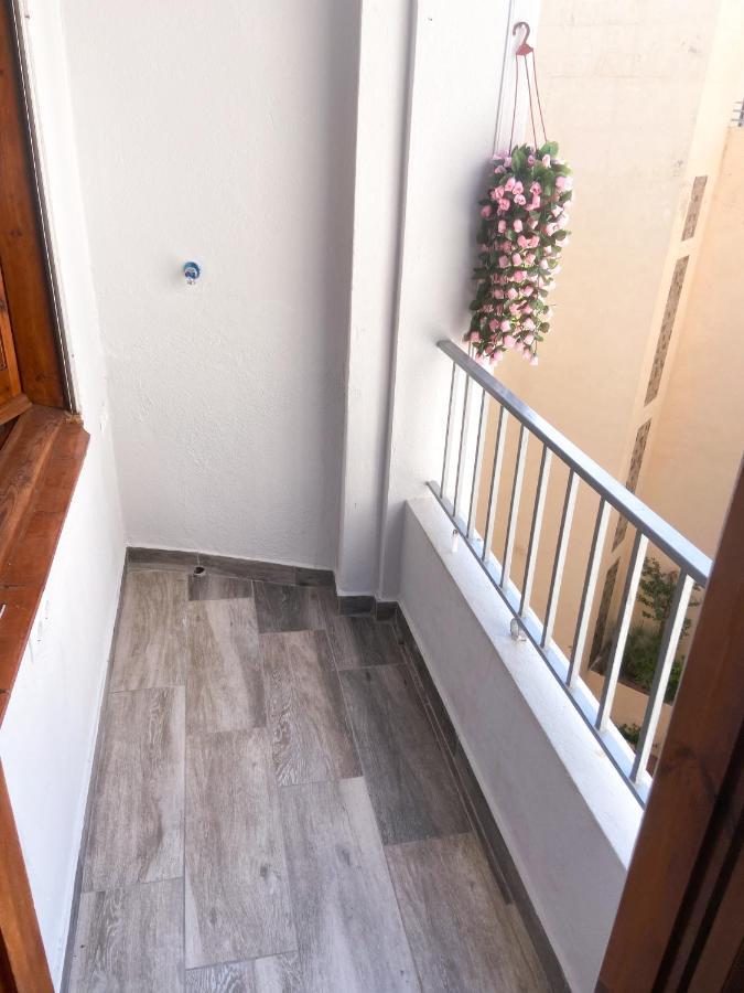 Appartement Elegant 2 Bedroom, Big Terrace 200m From *