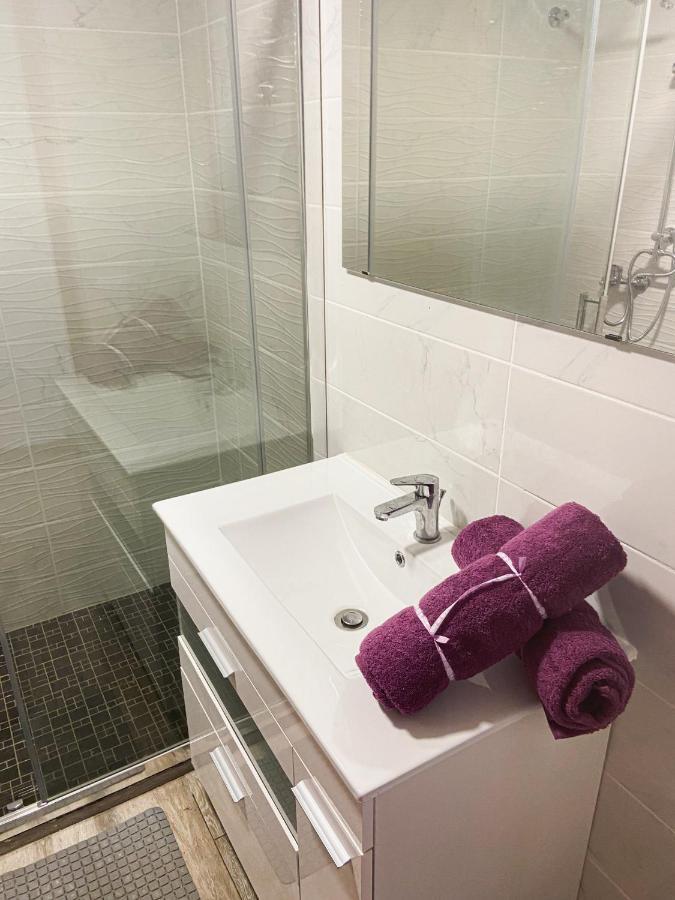 Appartement Elegant 2 Bedroom, Big Terrace 200m From