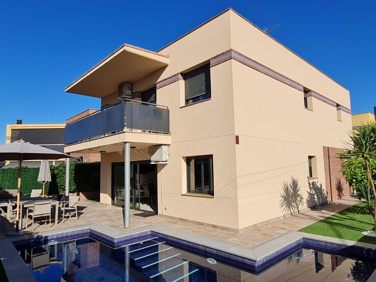 Rioja With Pool & Mountain And Sea View, Only Familys
