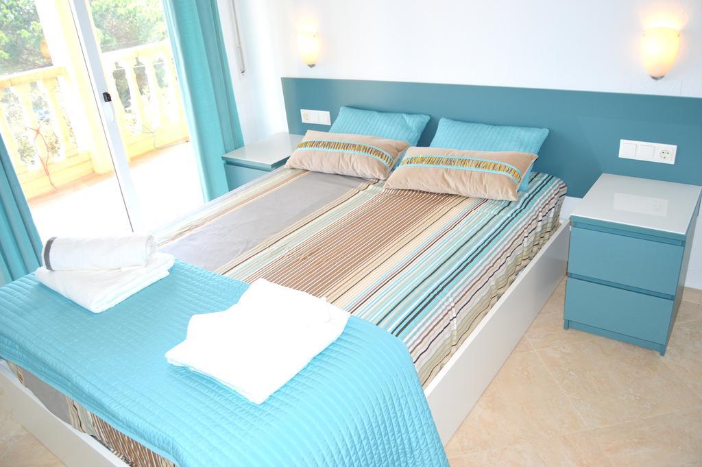 Santa Flora House *