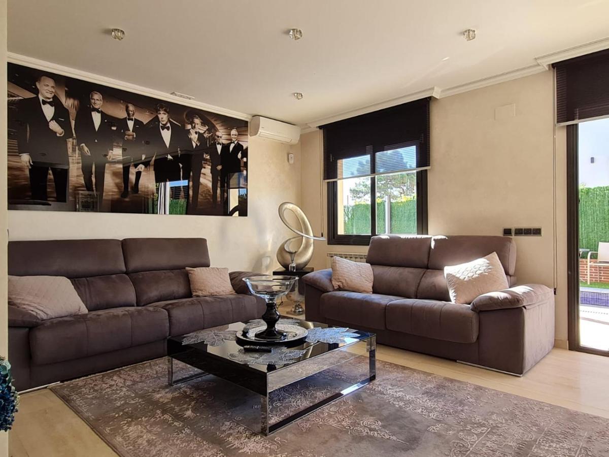 Villa Rioja With Pool & Mountain And Sea View