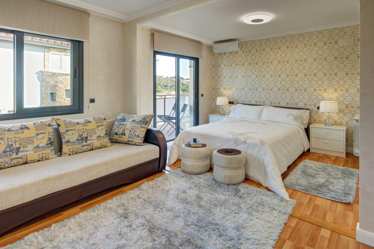 Rioja With Pool & Mountain And Sea View * Lloret de Mar