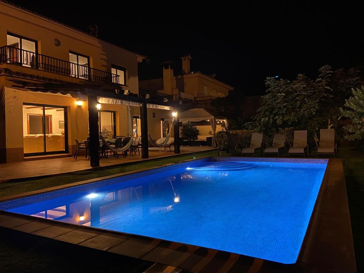 Jaruco Lux, Exclusiva Zona Residencial Con Piscina & Aircon