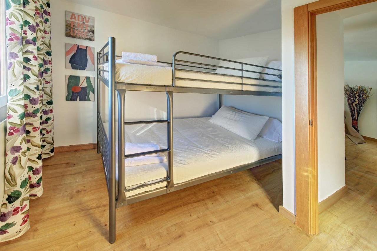 Pau Casals, 2 Min Walk From The Sea & Sea View Apartamento