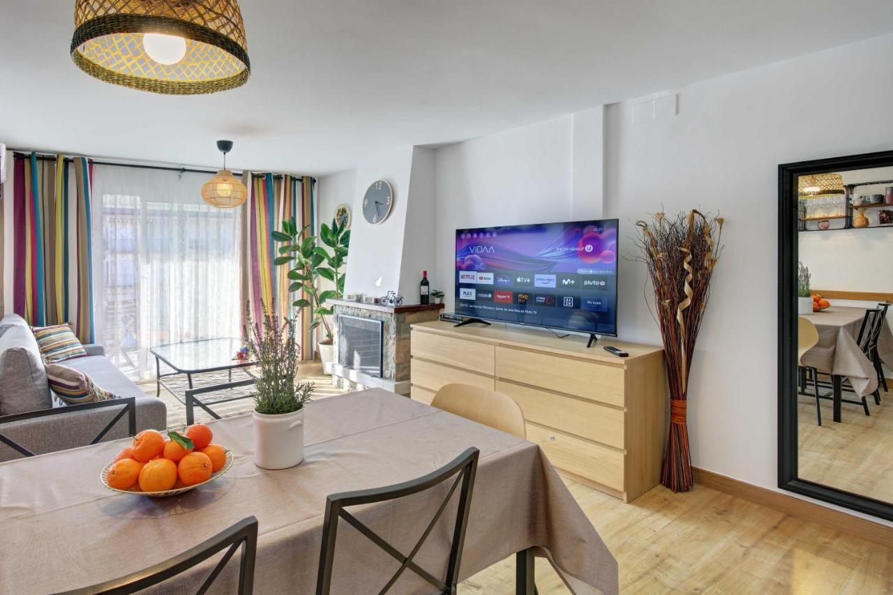 Apartamento Pau Casals, 2 Min Walk From The Sea & Sea View *