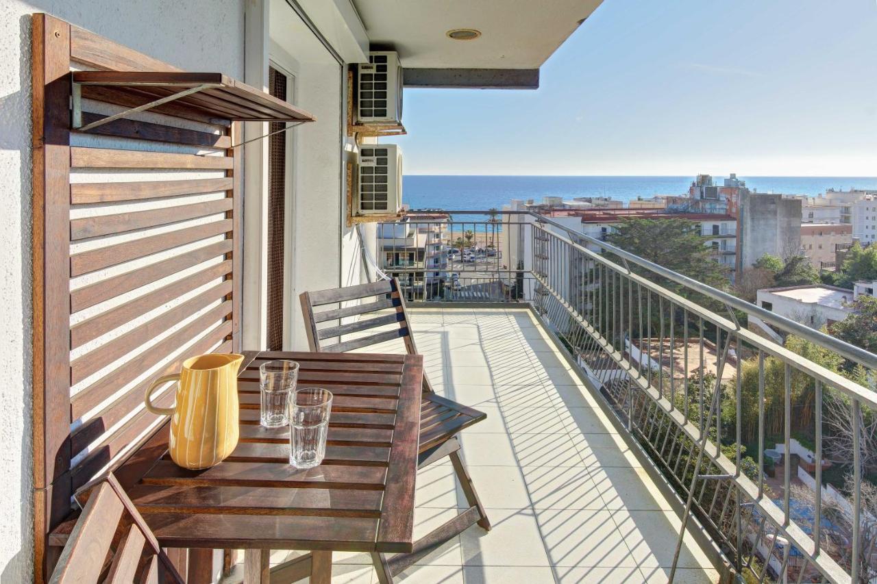 Pau Casals, 2 Min Walk From The Sea & Sea View Apartamento *