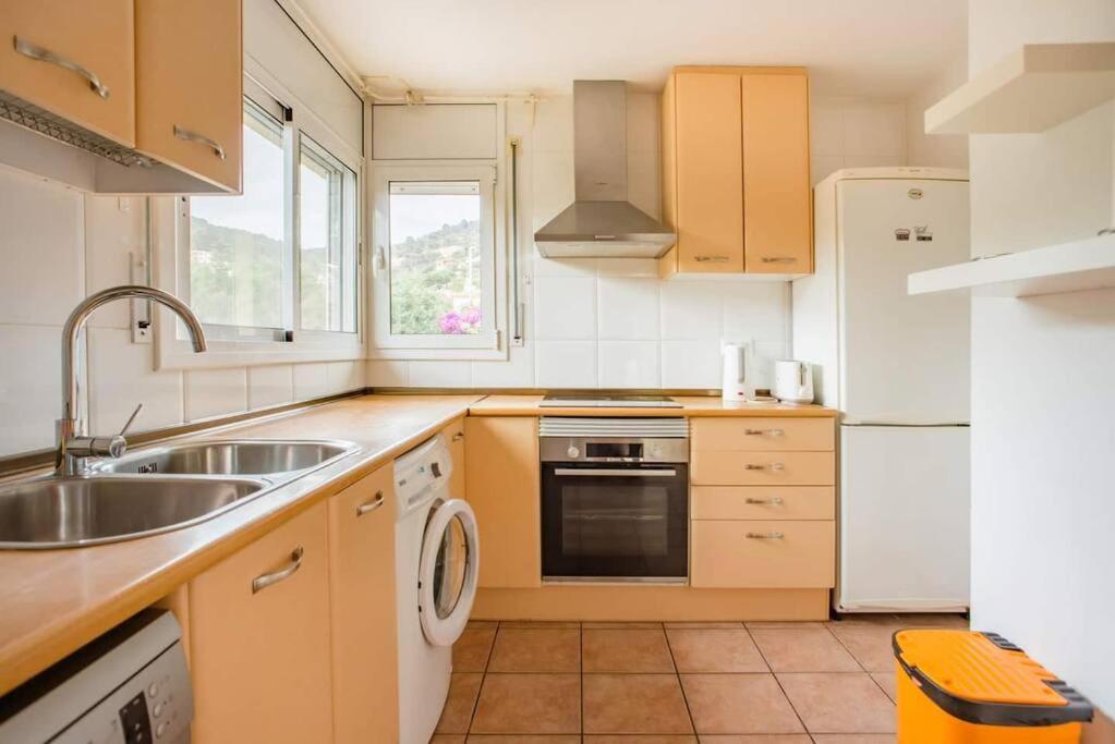 Villa Canyelles Beach Vila With Swimming Pool Lloret de Mar