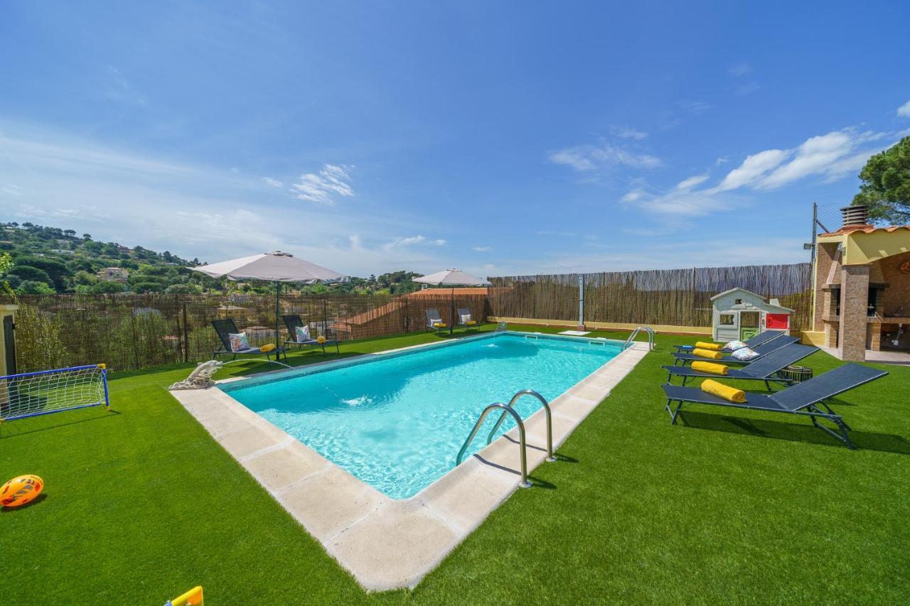 Villa Denis Lux, Gran Zona Exterior Con Piscina Lloret de Mar