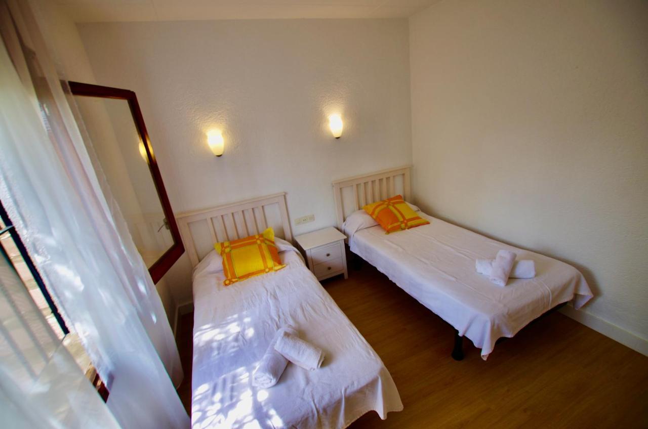 V&v Lloret: Garden With Pool, 150m From Canyelles Apartment