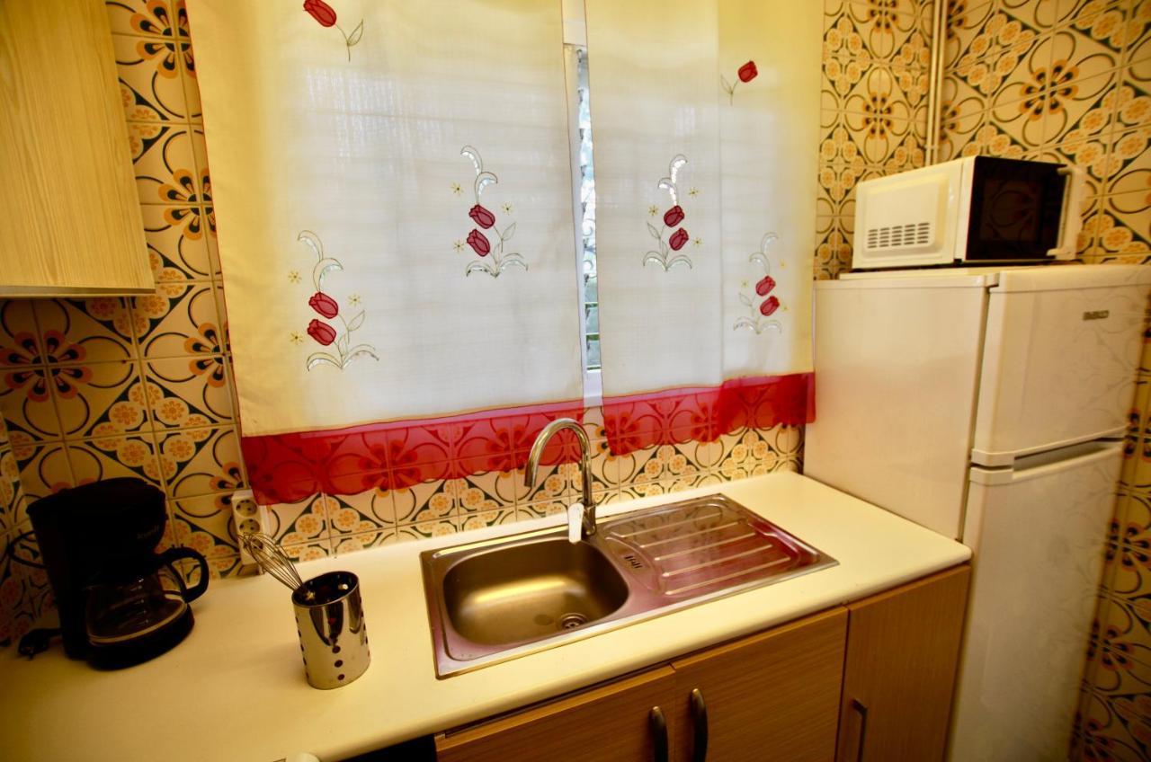 V&v Lloret: Garden With Pool, 150m From Canyelles *