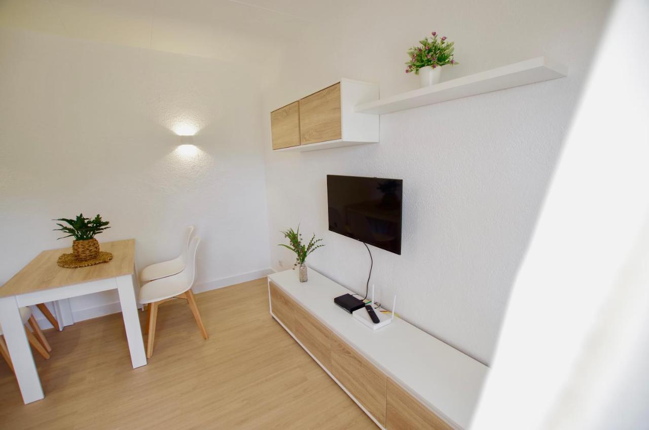 Apartment V&v Lloret: Garden With Pool, 150m From Canyelles *