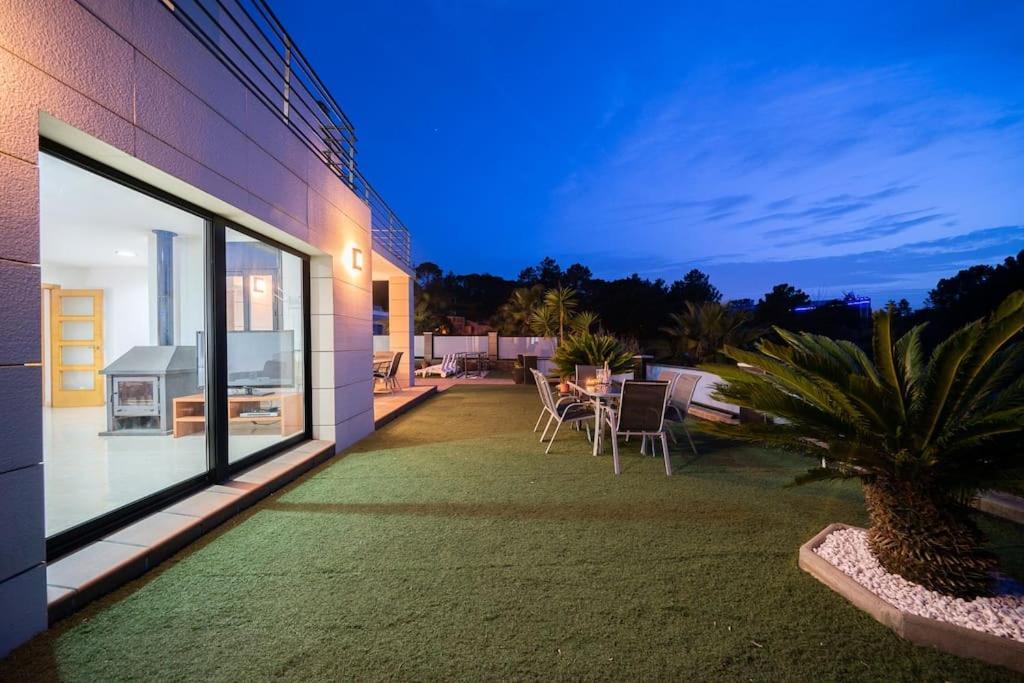Aurore, 12 Persons, Large Salt-water Pool, Air Conditioning *