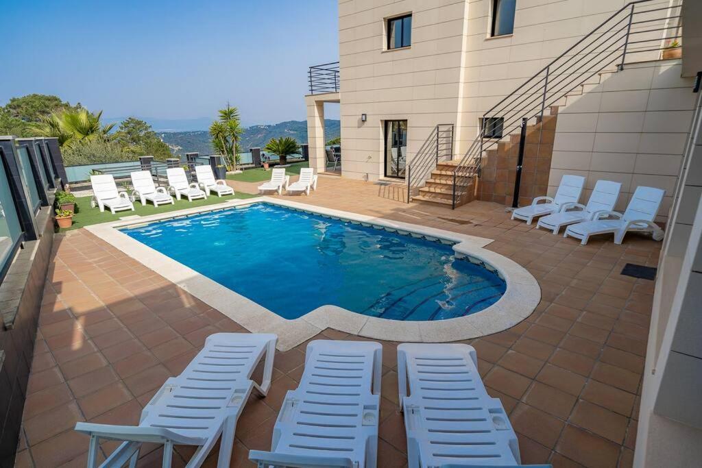 Aurore, 12 Persons, Large Salt-water Pool, Air Conditioning Villa *