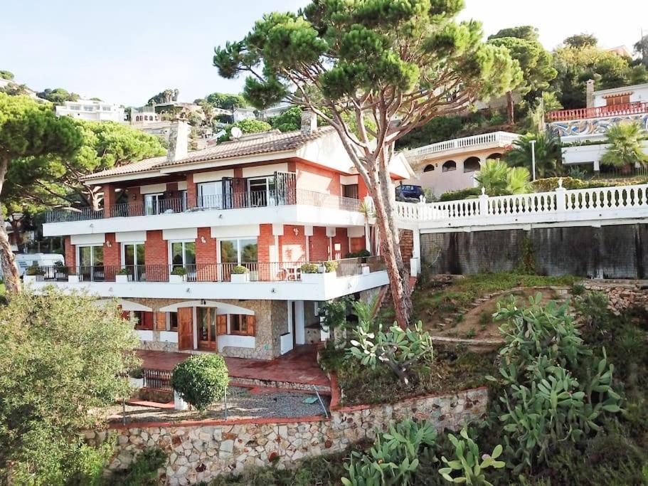 Fluvia: Swimming-pool, Seaview, 1200m Center And Villa *