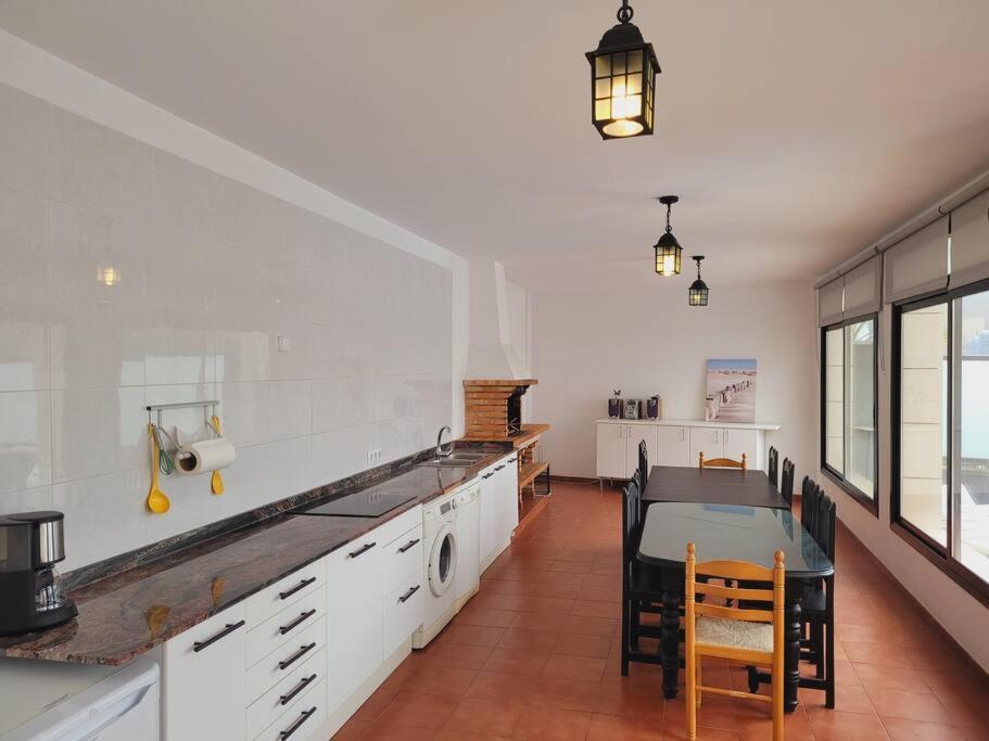 Aurore, 12 Persons, Large Salt-water Pool, Air Conditioning Villa *