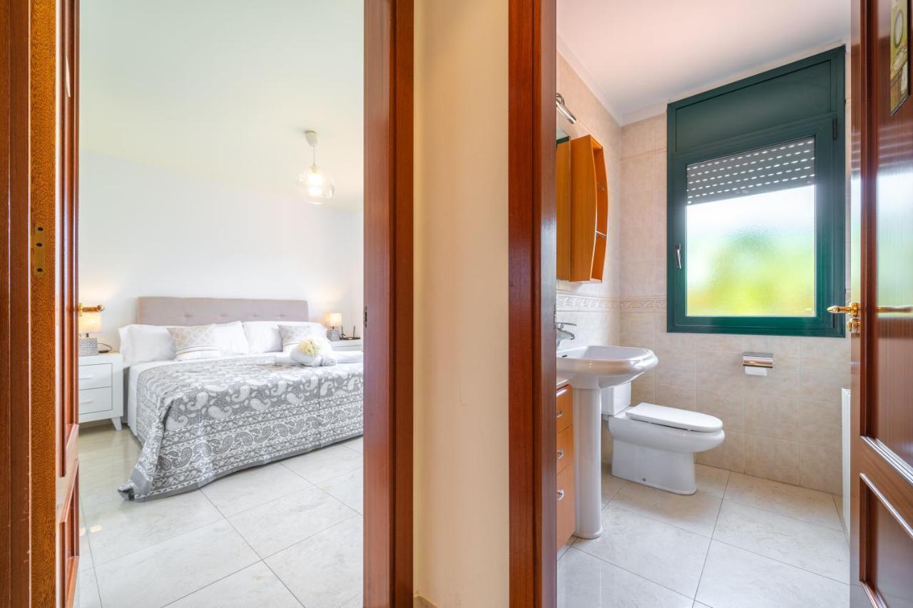 Margot Lux, Ideal Familias, Piscina & Aircon Pousada Lloret de Mar