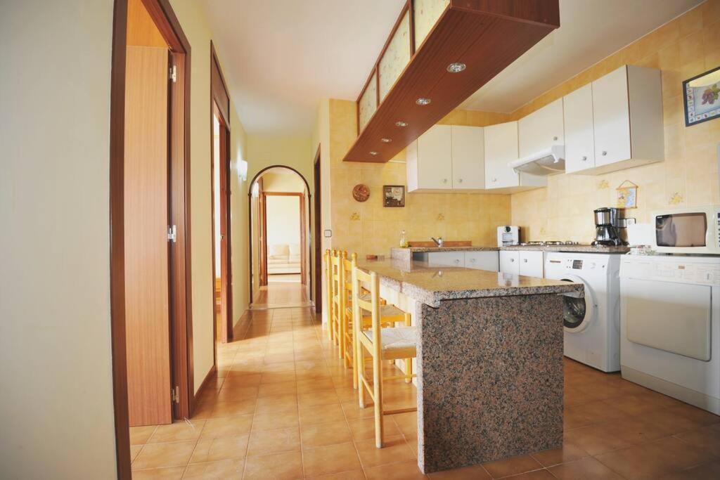 Fluvia: Swimming-pool, Seaview, 1200m Center And *