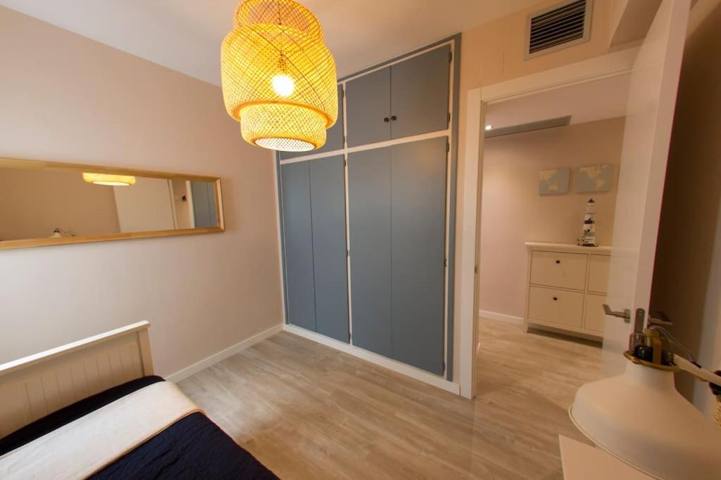 - Beachside - Free Parking - Limited Size Car Apartamento