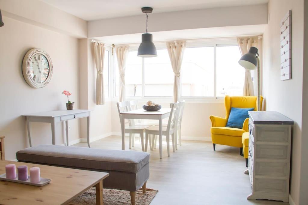 - Beachside - Free Parking - Limited Size Car * Lloret de Mar