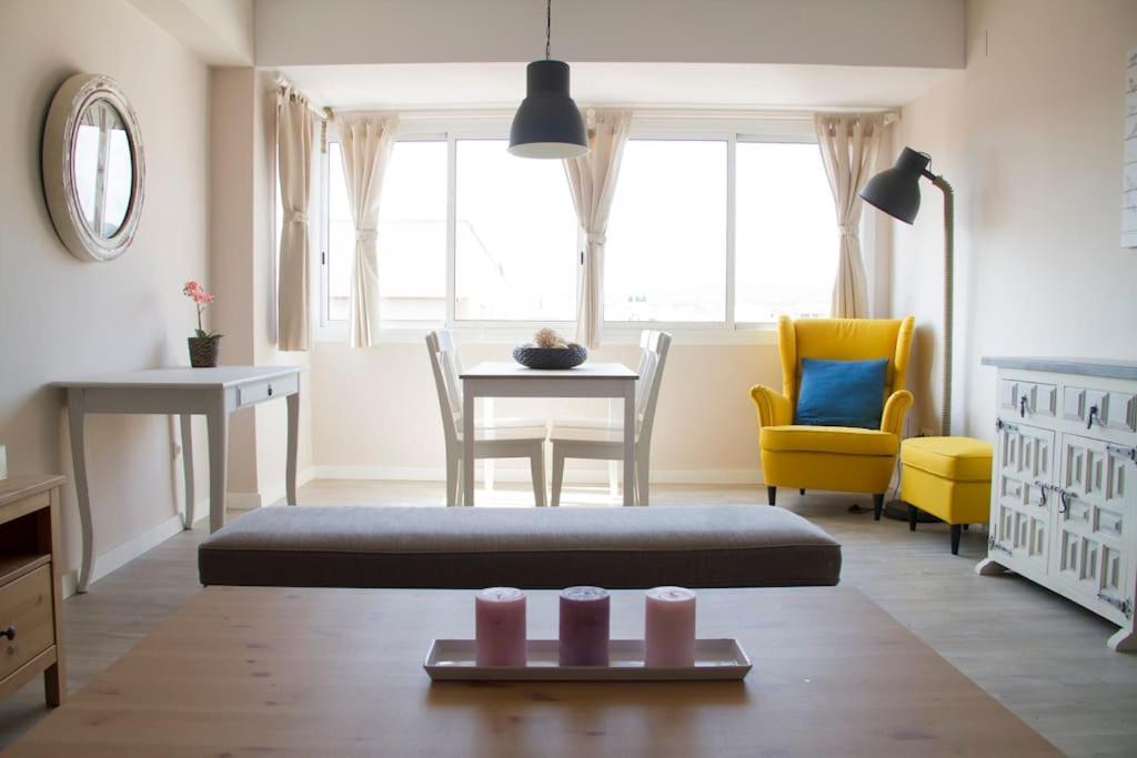 - Beachside - Free Parking - Limited Size Car * Lloret de Mar