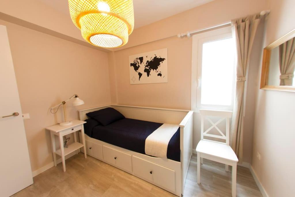 - Beachside - Free Parking - Limited Size Car * Lloret de Mar