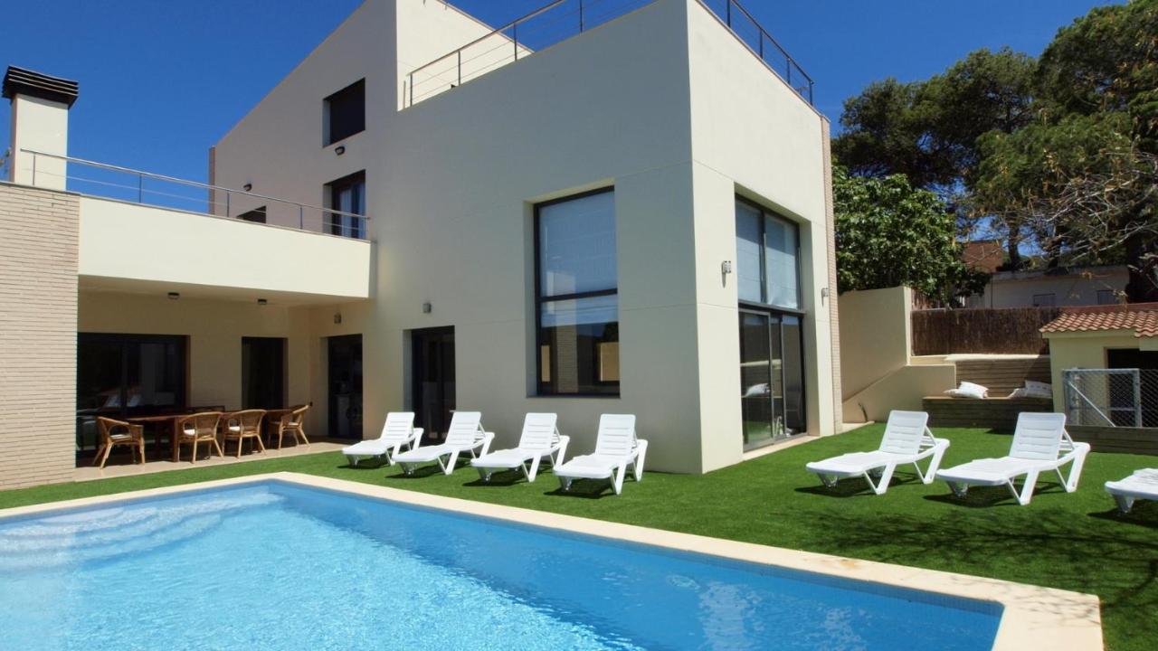 Costacabana - Macey Villa