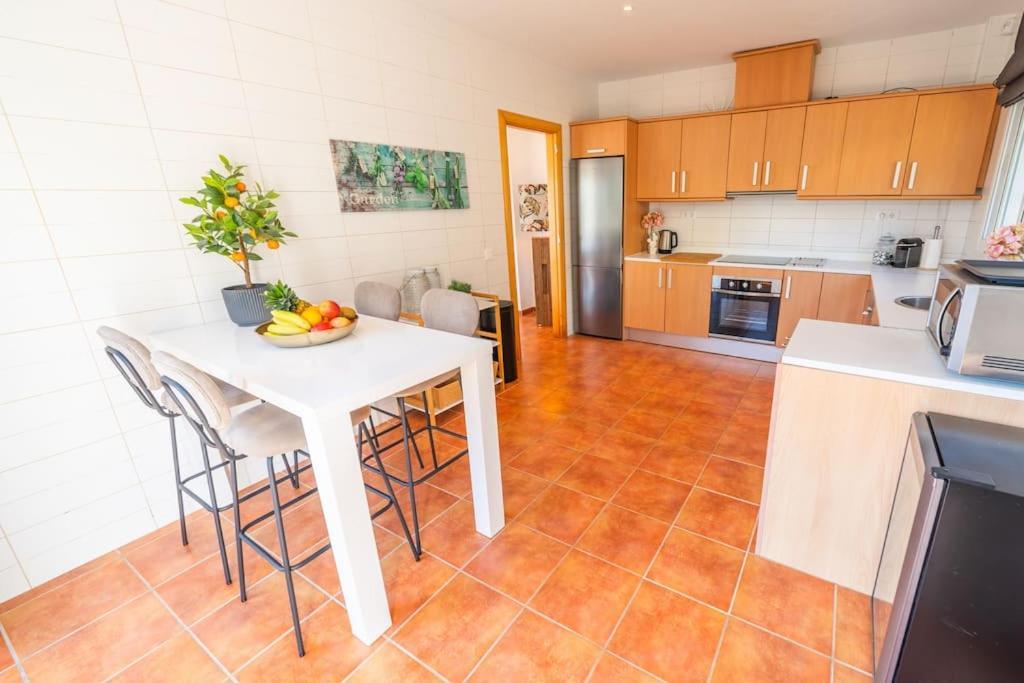 Lovely Breeze, Heerlijk Familiehuis, 7pers. Villa Lloret de Mar