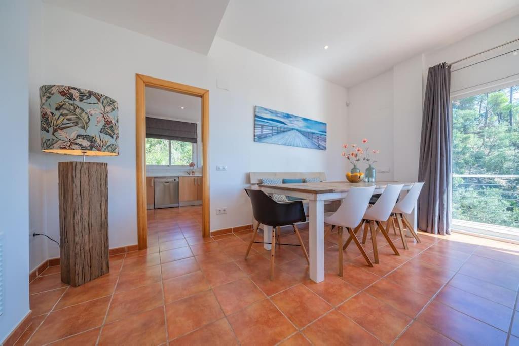 Villa Lovely Breeze, Heerlijk Familiehuis, 7pers.