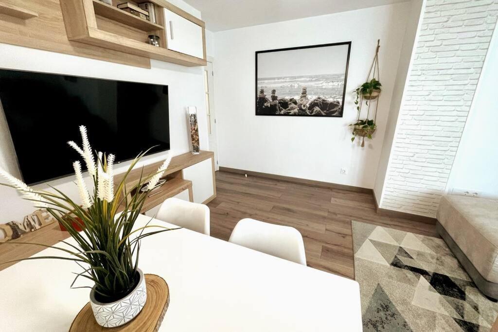Seahomes Vacations - Coral Sun In Fenals Apartamento Lloret de Mar