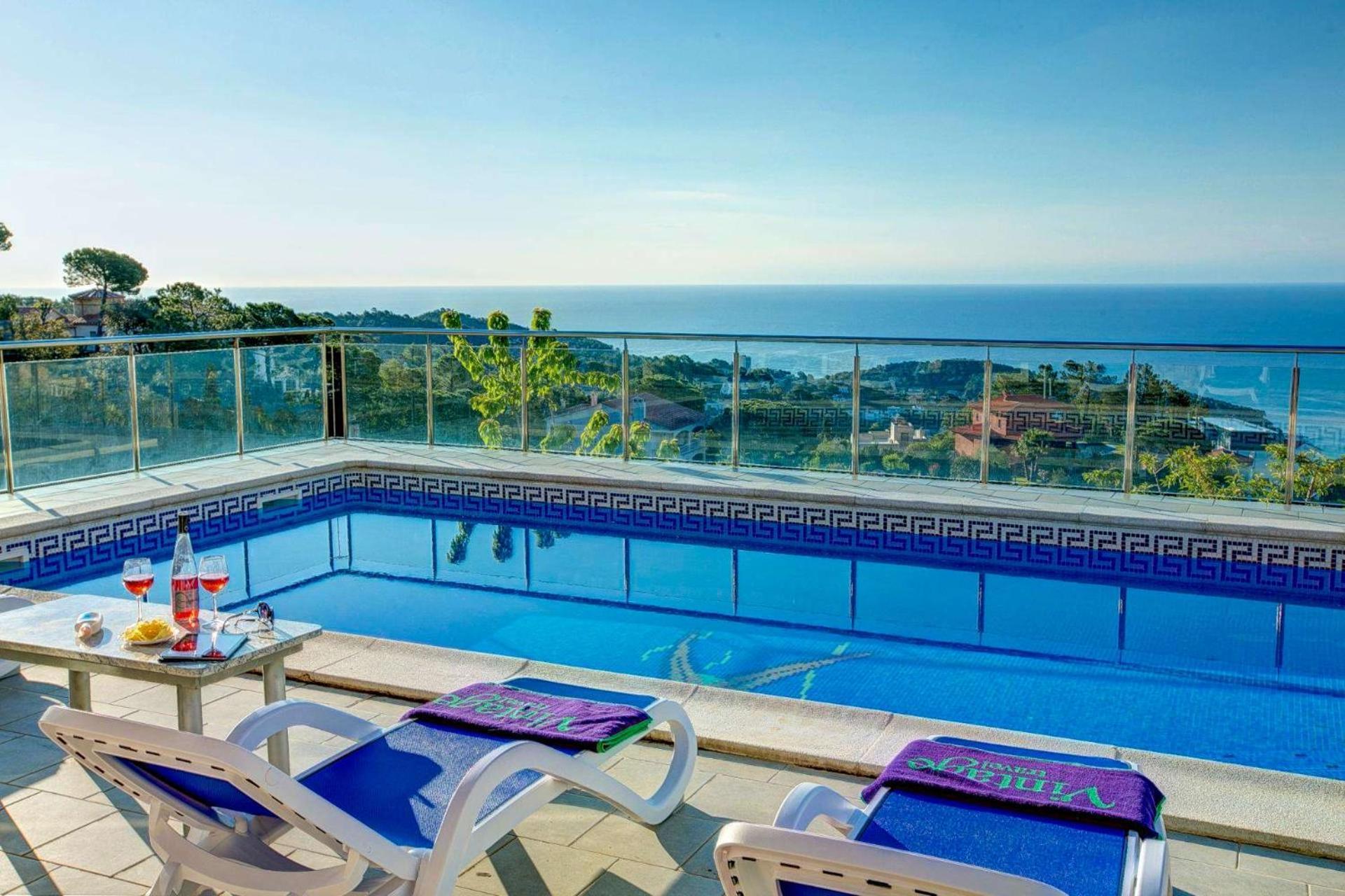 Dami By Vintage Travel Lloret de Mar