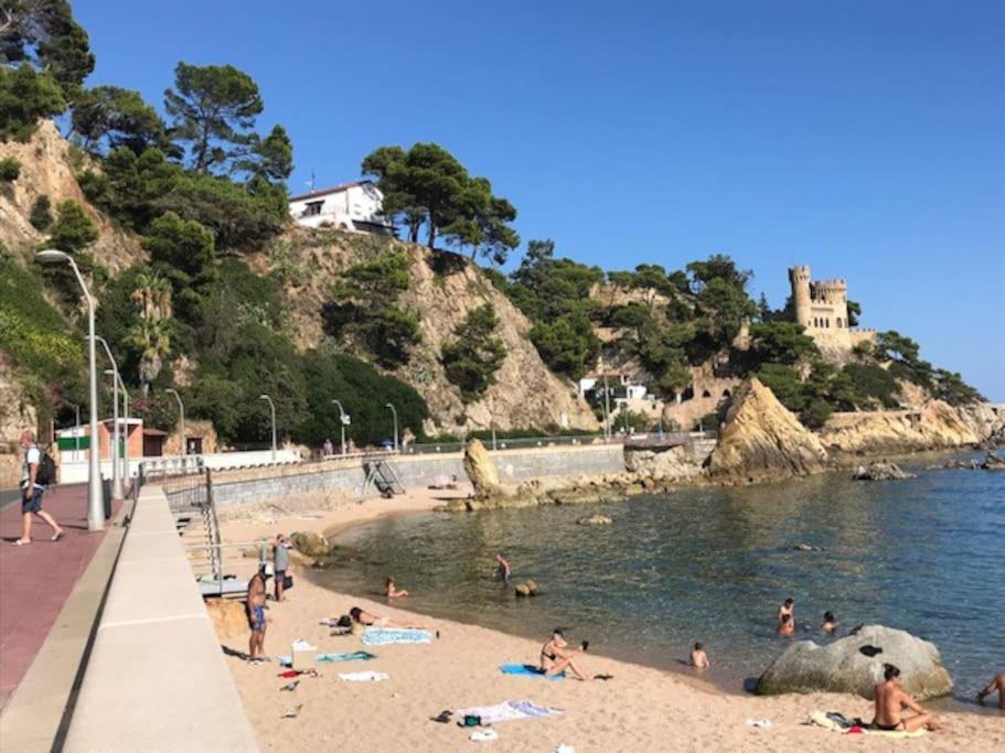 T2 Climatise + Parking 500 M Plage/centre Apartment
