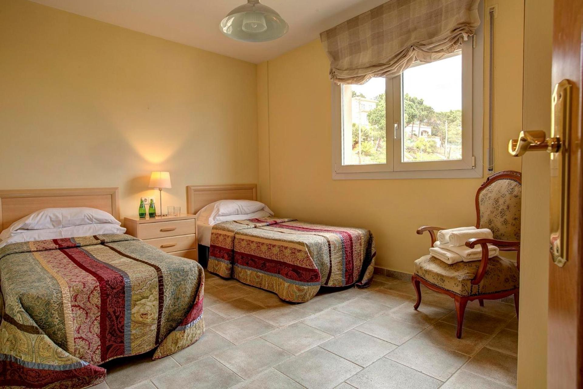Dami By Vintage Travel Lloret de Mar
