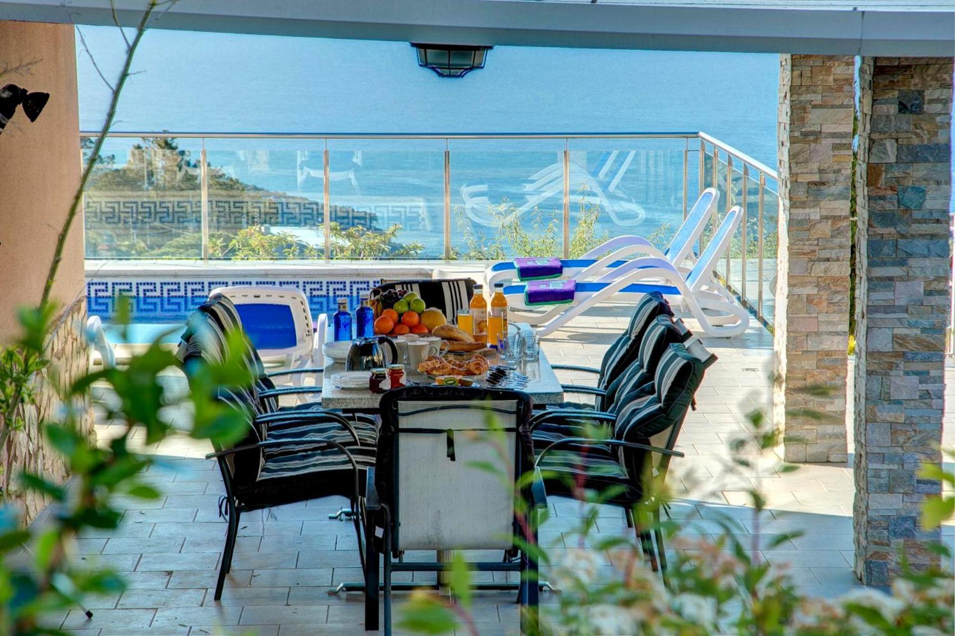 Dami By Vintage Travel * Lloret de Mar