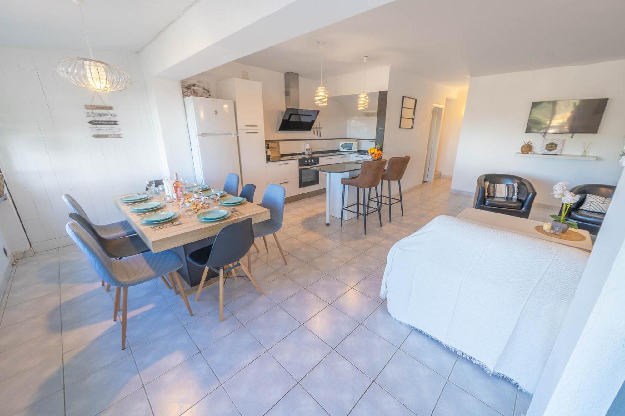 La Maison Snoopy, 6-8 Persons, Near Beach, Seaview * Lloret de Mar