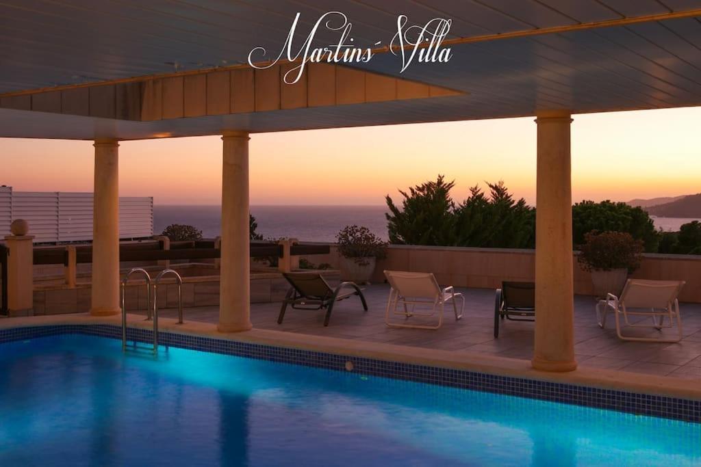 Martin 's Villa. House On The With Pool Villa