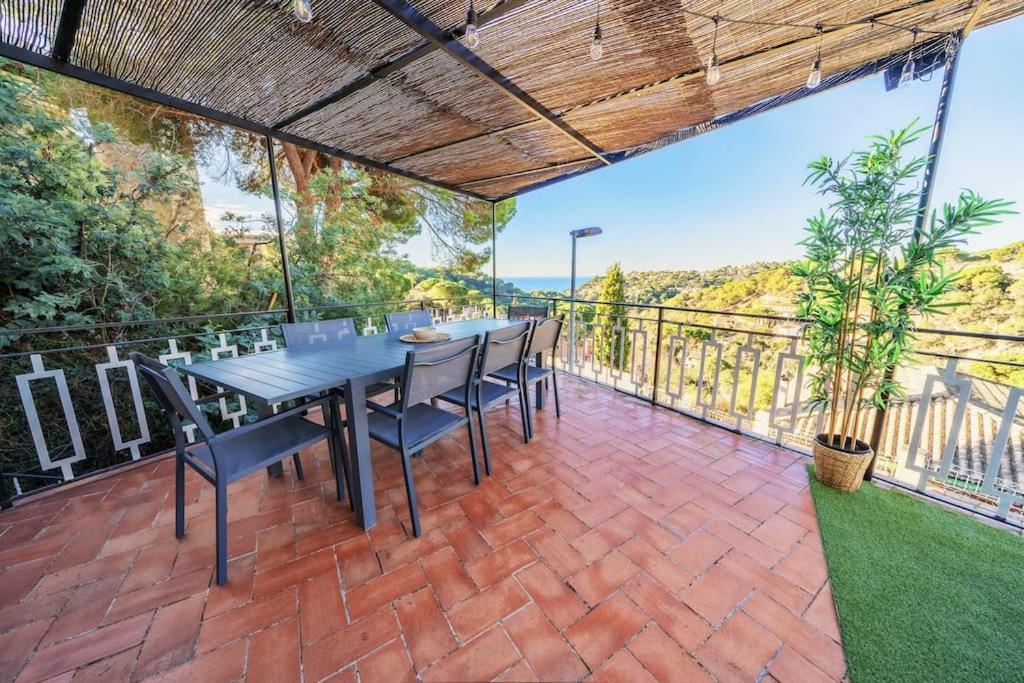Apartment La Maison Snoopy, 6-8 Persons, Near Beach, Seaview Lloret de Mar