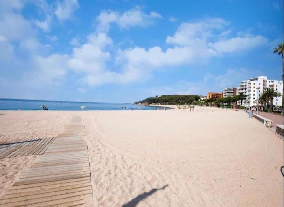Seahomes Vacations - Acacias Beach&chic Apartment Lloret de Mar