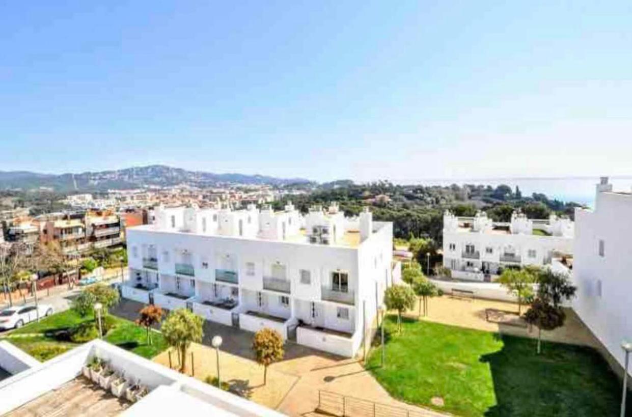 Wonderful Townhouse On Sa Boadella Beach Lloret de Mar
