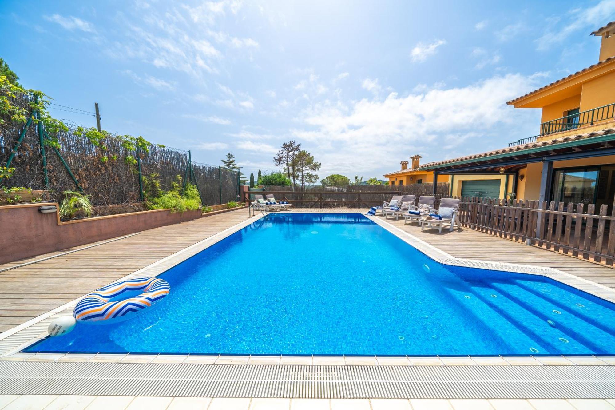 Margot Lux, Ideal Familias, Piscina & Aircon * Lloret de Mar