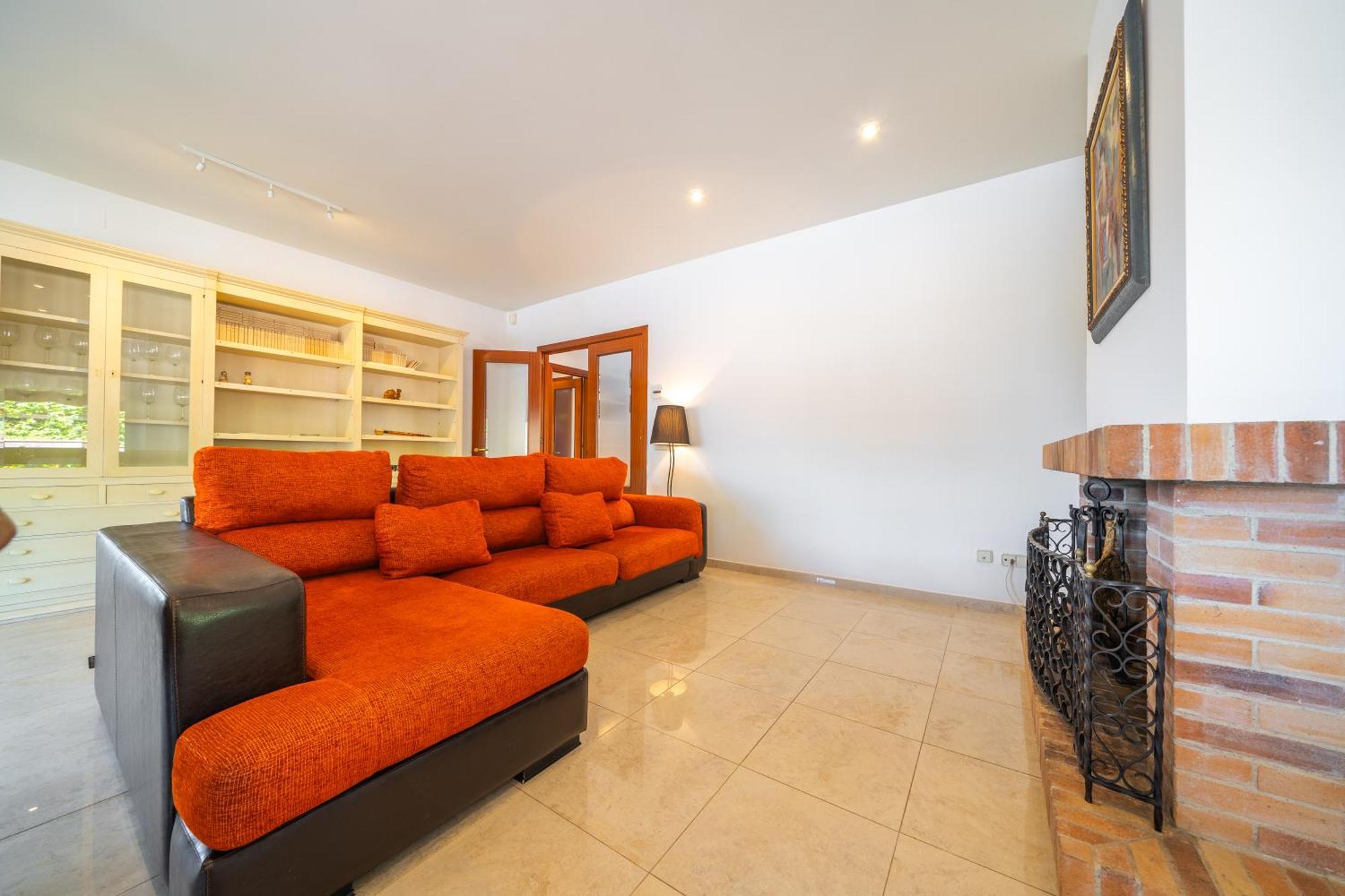 Margot Lux, Ideal Familias, Piscina & Aircon