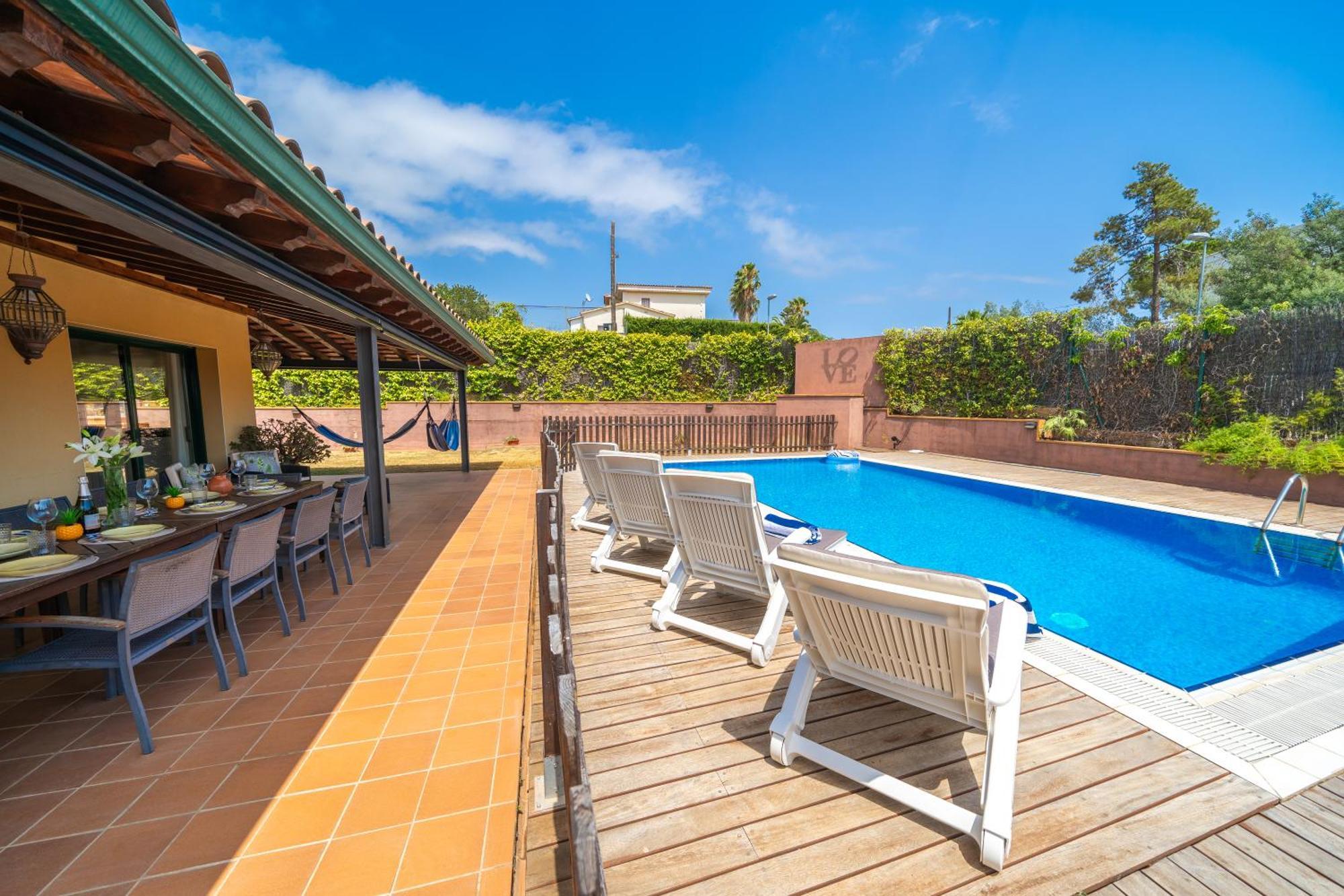 Margot Lux, Ideal Familias, Piscina & Aircon Pousada Lloret de Mar