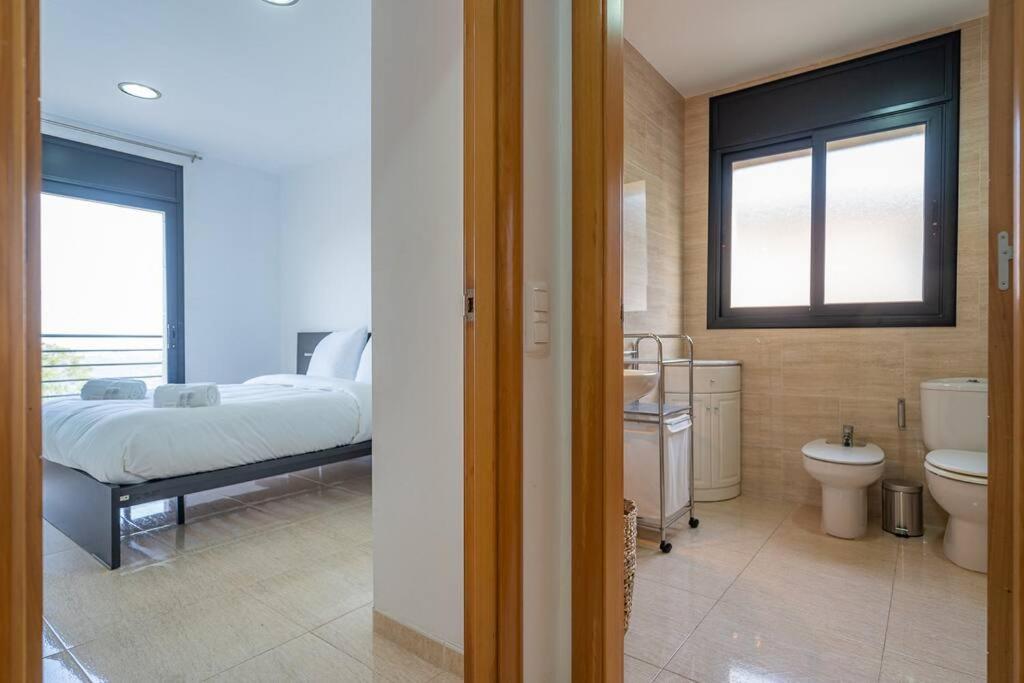 Aurore, 12 Persons, Large Salt-water Pool, Air Conditioning * Lloret de Mar